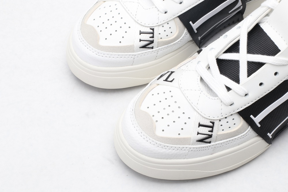 VA1ENTIN0 sneaker